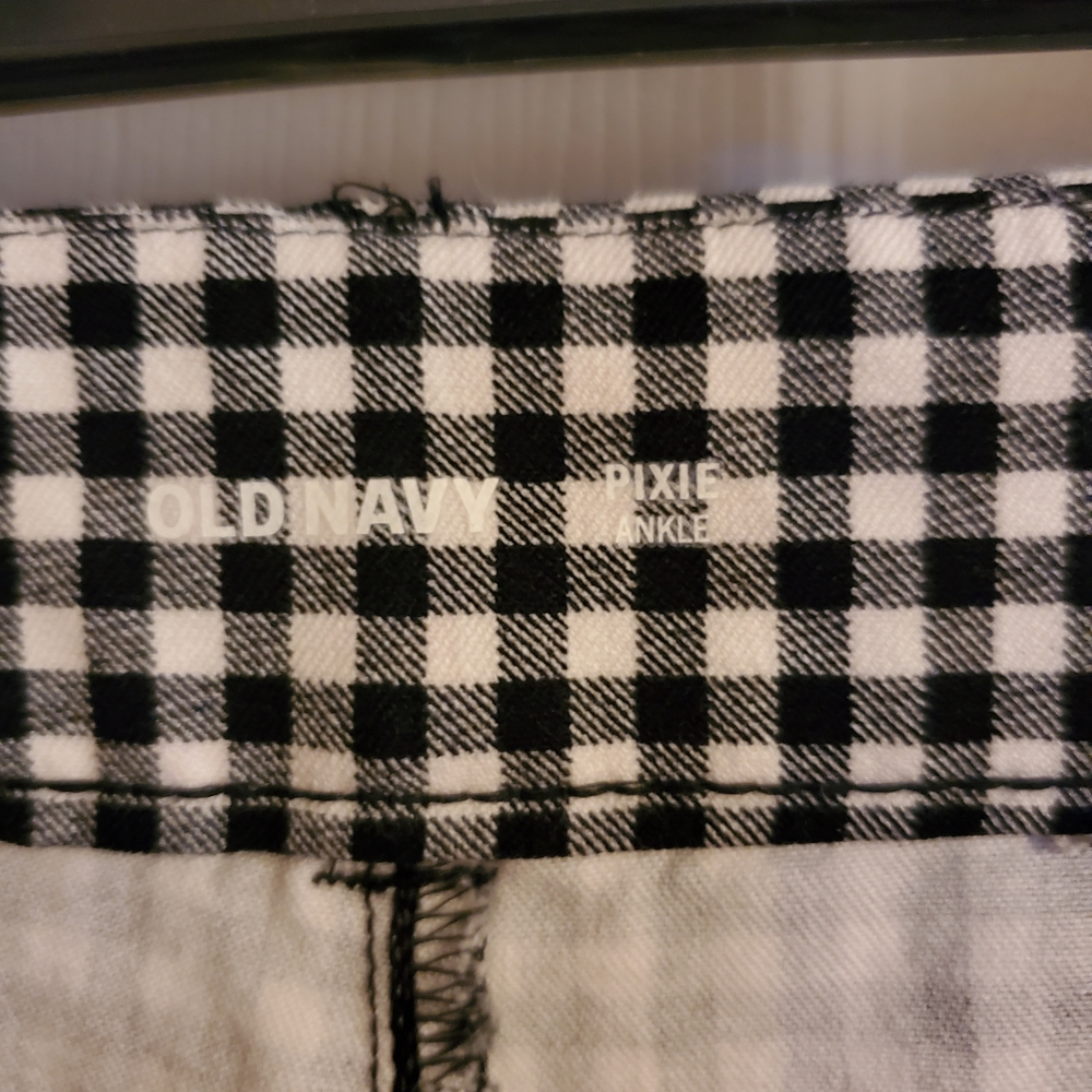 Stylish Black and White  Women's Pixie Pants - Picture 3 of 4